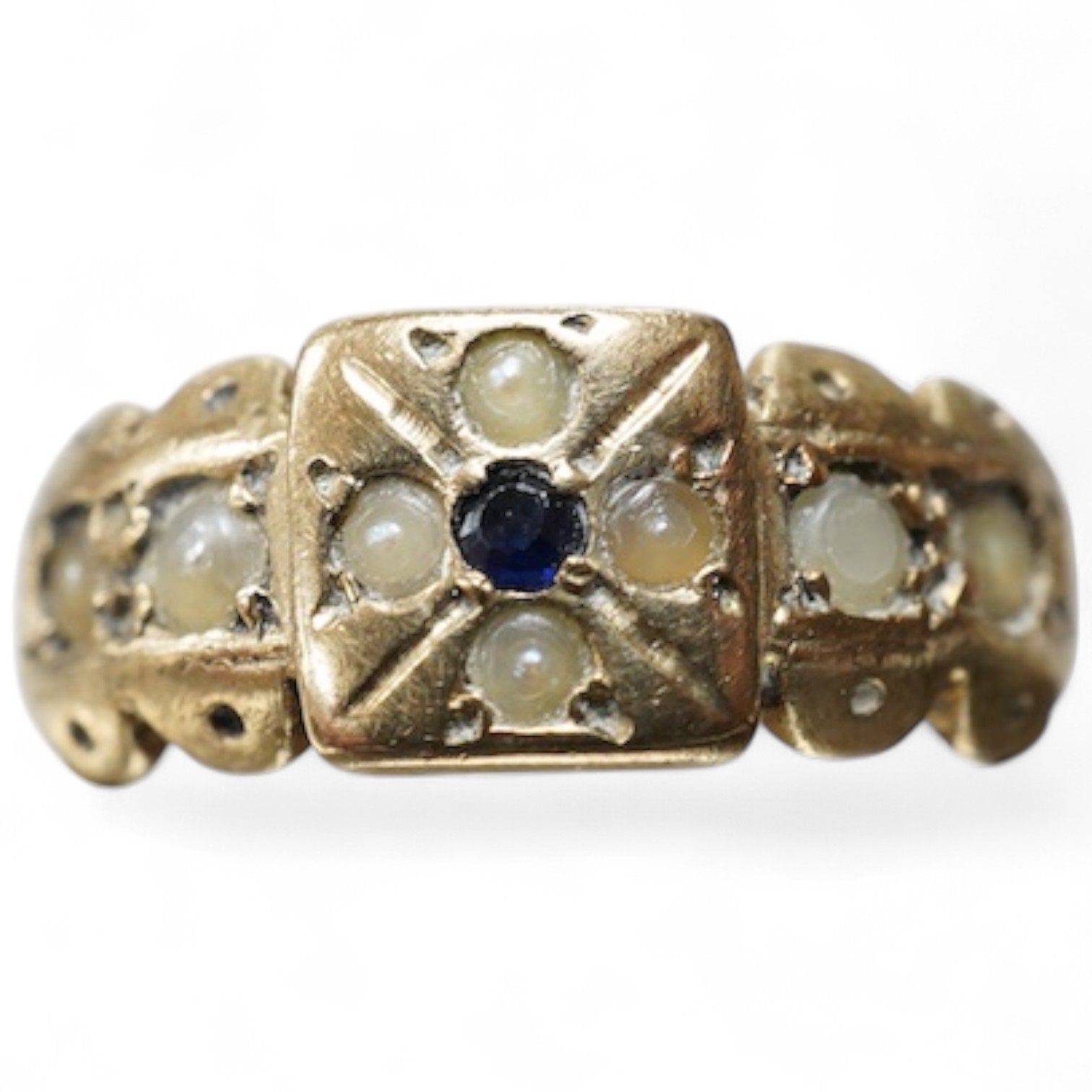 A group of gold jewellery, comprising: a 9ct gold bracelet of twisted curb linking, suspending a George V sovereign coin pendant dated 1912, bracelet with British hallmarks, gross weight approximately 16.5 grams; a 9ct g